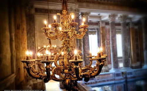 Reggia di Caserta - cappella palatina - lampadario superstite al bombardamento del 1943 - arte decorativa