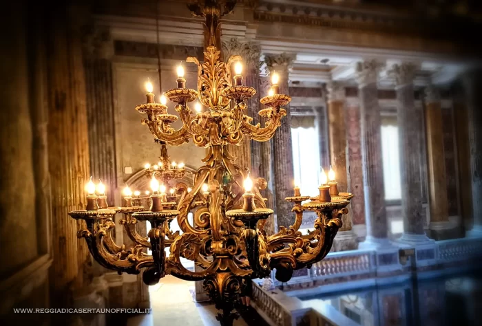 Reggia di Caserta - cappella palatina - lampadario superstite al bombardamento del 1943 - arte decorativa