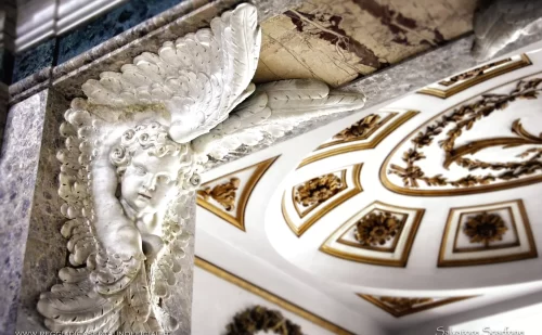 Reggia di Caserta - cappella palatina - vista laterale, scultura angelo