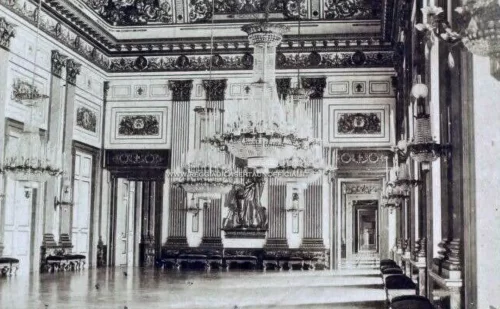 Reggia di Caserta foto vintage con lampadari scomparsi della sala del trono