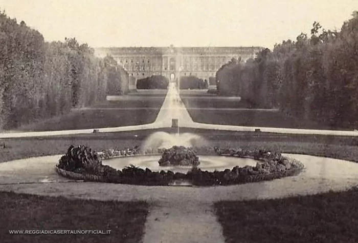 Reggia di Caserta parco reale parterre fontana margherita fonto vintage 1800 b