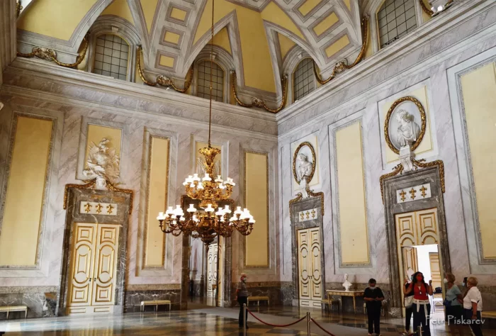 Reggia di Caserta - sala degli alabardieri (Hall of the Halberdiers)