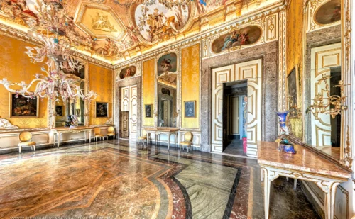 reggia di caserta - sala dell'autunno - vista generale di lato