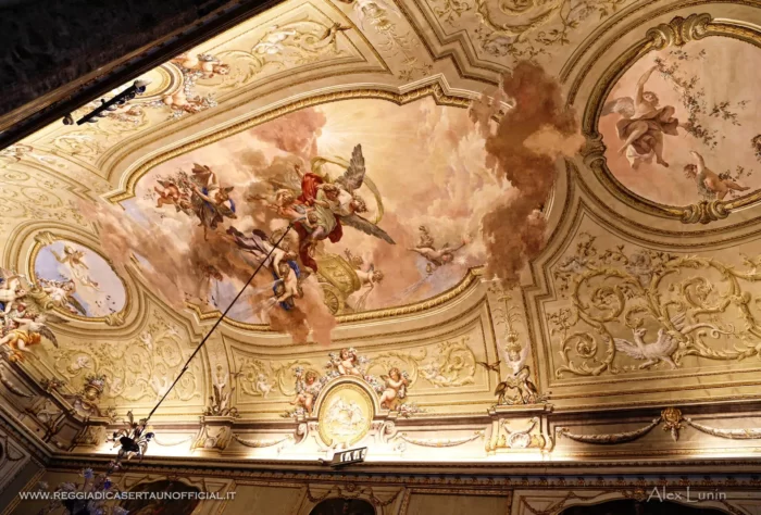 Reggia di Caserta sala delle dame affresco