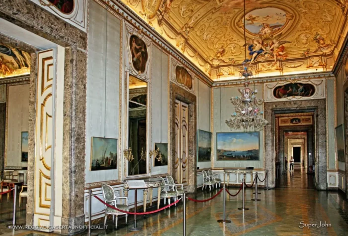 Reggia di Caserta sala delle dame vista sala interno - Room of the Ladies