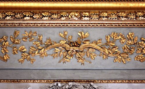 Reggia di Caserta - sala di marte - soffitto affresco stile impero dettaglio stucchi
