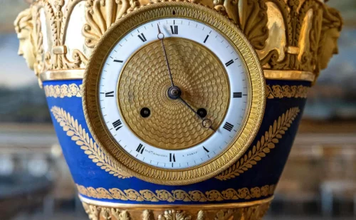 reggia di caserta sala dove si spoglia il re sala dell inverno orologio dettaglio