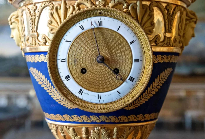 Reggia di Caserta sala dove si spoglia il re sala dell inverno orologio dettaglio - collezioni