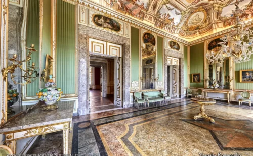 Reggia di Caserta - Sala dell'Estate baciamano udienze - 1 - (Hall of Summer)