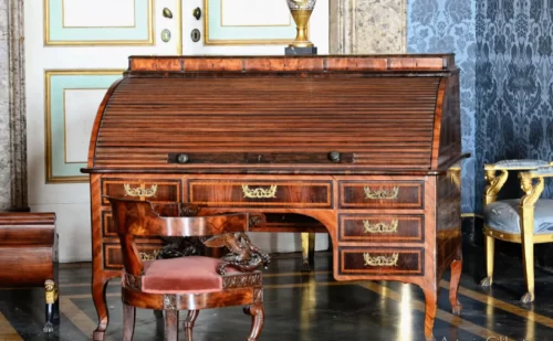 Reggia di Caserta stanza da letto di re francesco ii arredi mobili scrivania