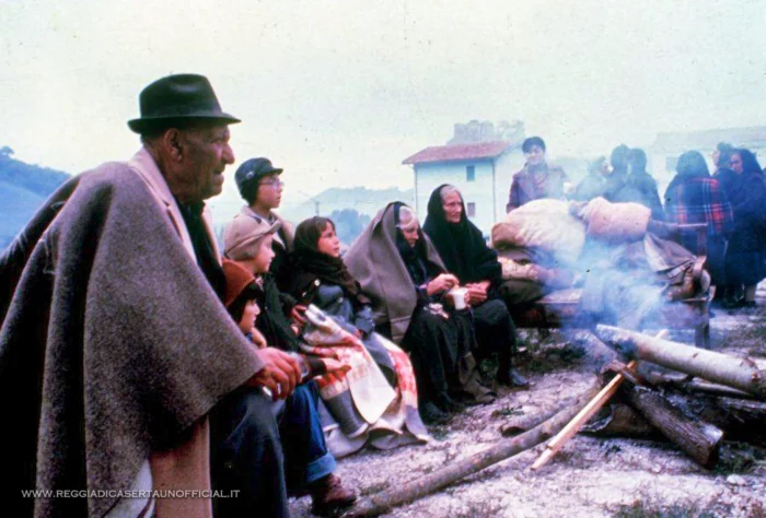 reggia di caserta terrae motus - terremoto in irpinia del 1980 - persone 2