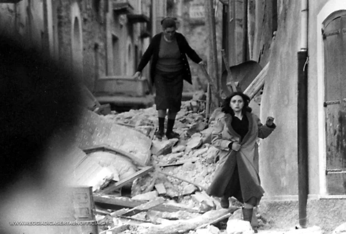 reggia di caserta terrae motus - terremoto in irpinia del 1980 - persone 7