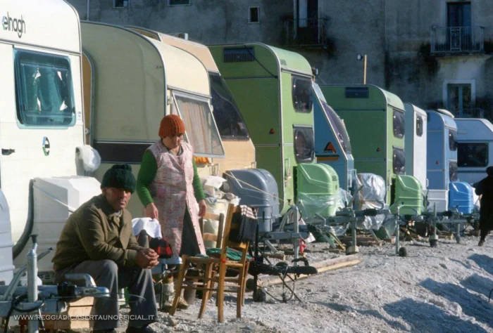 reggia di caserta terrae motus - terremoto in irpinia del 1980 - persone