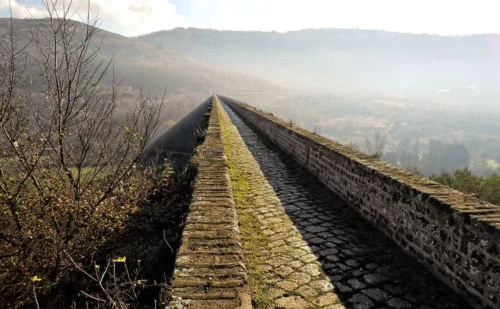 acquedotto carolino viadotto sopra