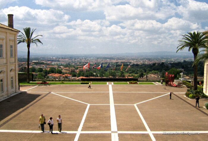 Dal Belvedere puoi vedere un incredibile panorama con la Reggia ed il Vesuvio sullo sfondo