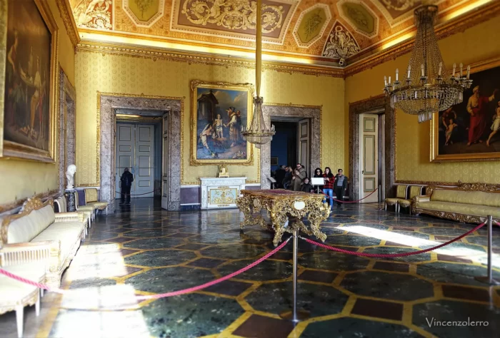 Reggia di Caserta sala del consiglio - council room