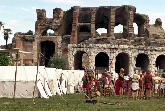 Ricostruzione Storica Gladiatori Anfiteatro Campano Di Capua Santa Maria Capua Vetere Provincia Di Caserta 700x474, Palace of Caserta Unofficial