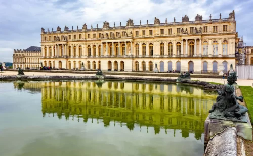 who is bigger versialles or palace of caserta?