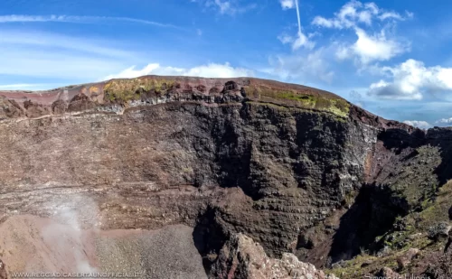 Il cratere del vulcano Vesuvio