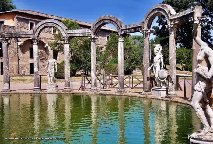 villa adriana statue ninfeo